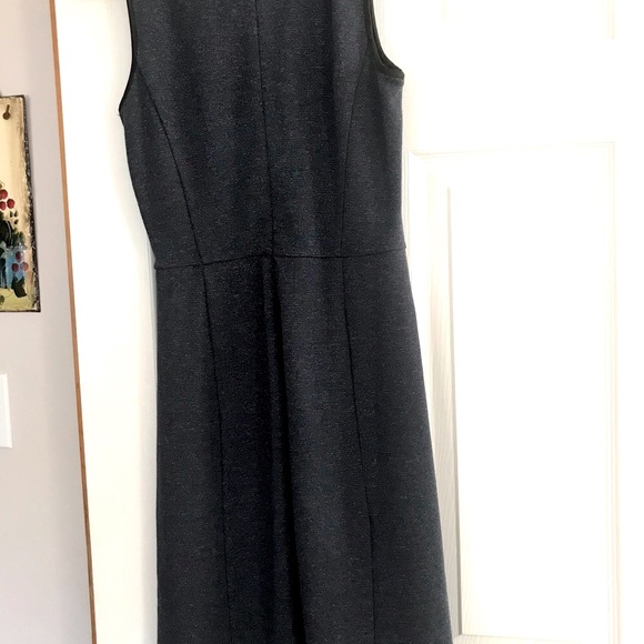 NWOT Beautiful soft navy dress, Ann Taylor size 0. Nice upper trim. - Picture 5 of 5